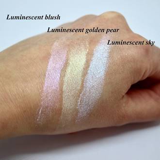 Luminescent blush mica