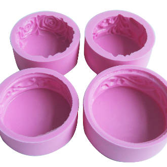 Round moulds with flower edges